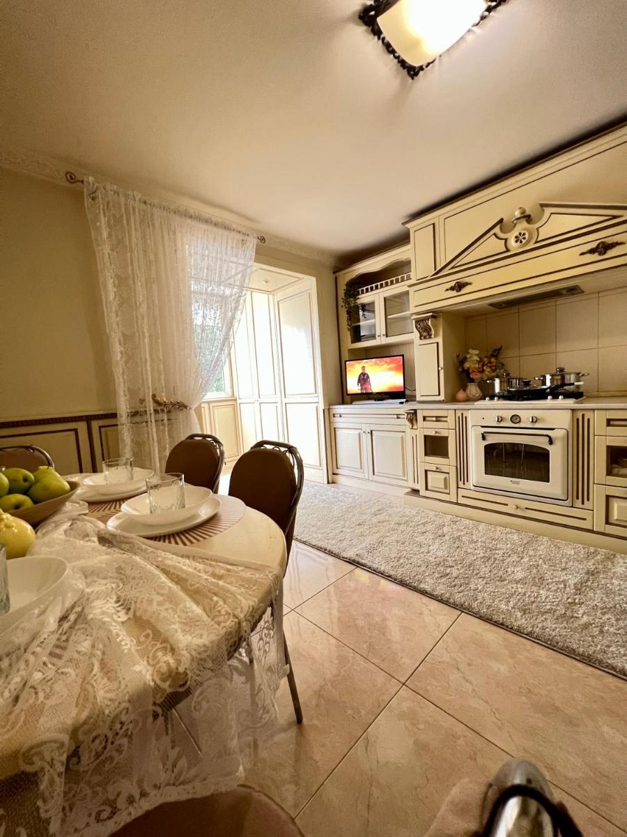 Sweet Ternopil Large and beautiful - Housity