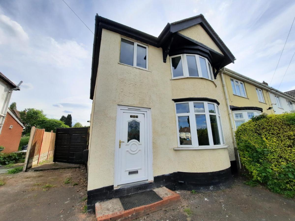 Bostin' Black Country House - Housity
