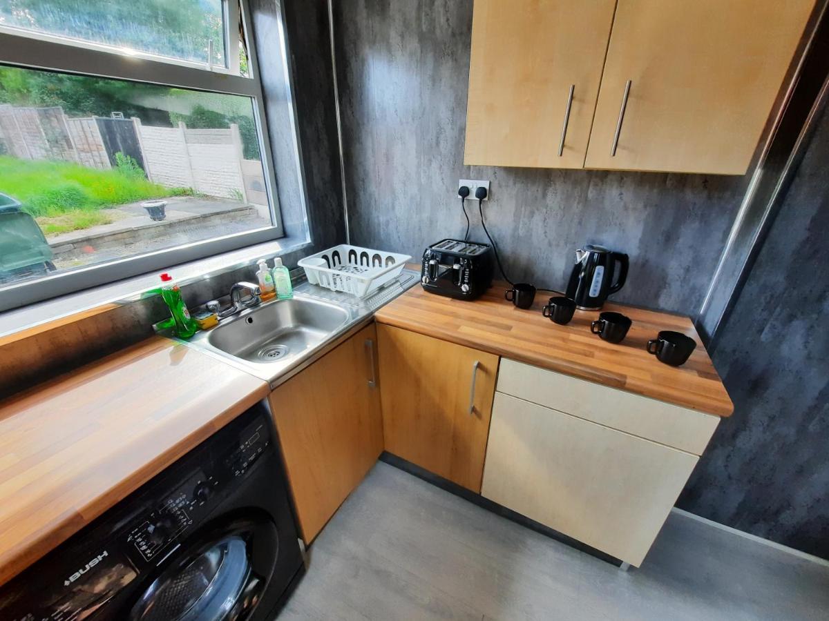 Bostin' Black Country House - Housity