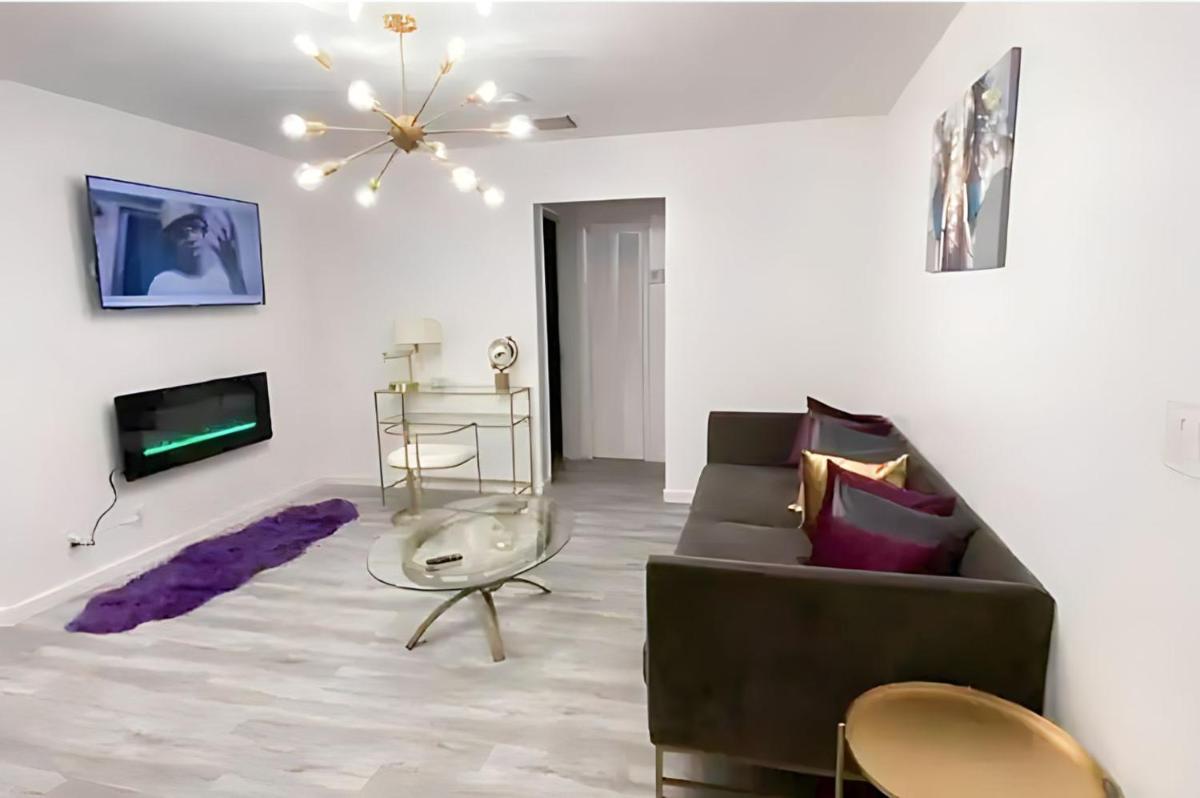 The Hideaway - Housity