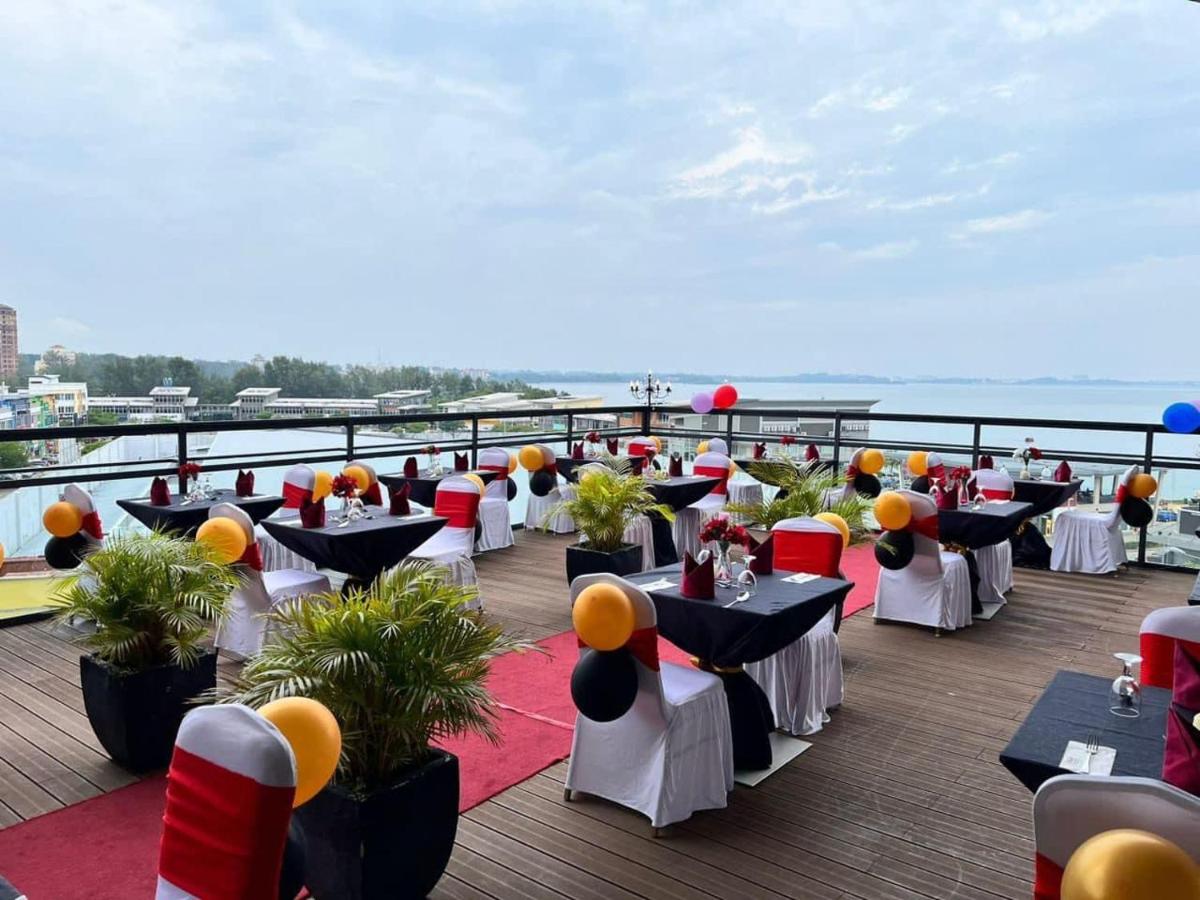 D'Wharf Hotel & Serviced Residence - Housity