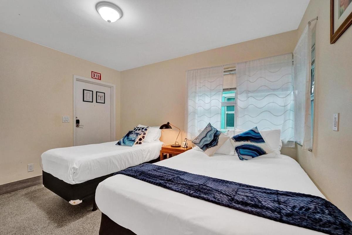 Hollywood Broadwalk Holiday Retreat Dania Beach - Housity