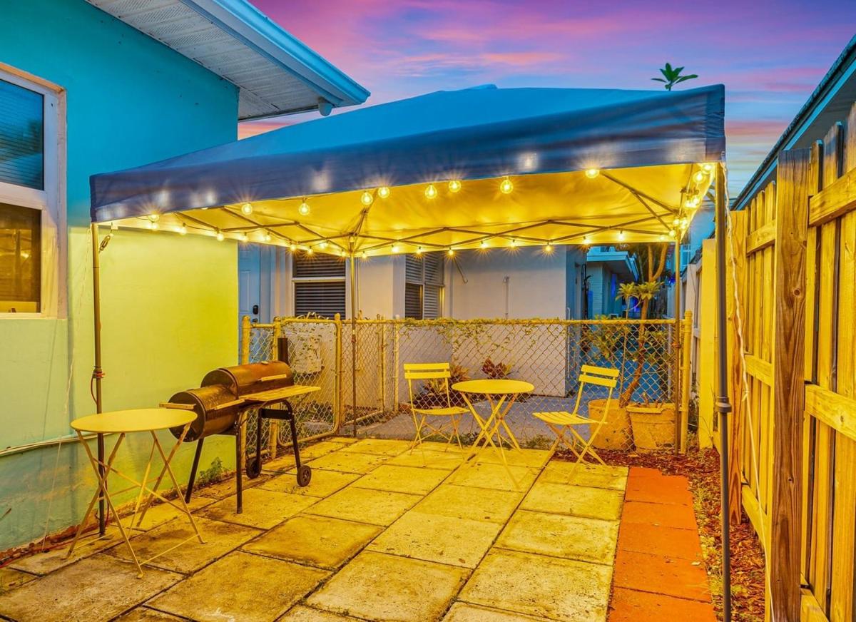 Hollywood Broadwalk Holiday Retreat Dania Beach - Housity