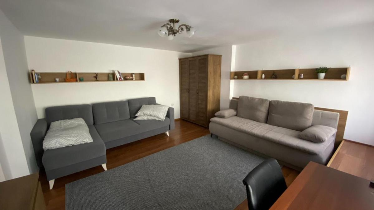 Bretsara - Housity