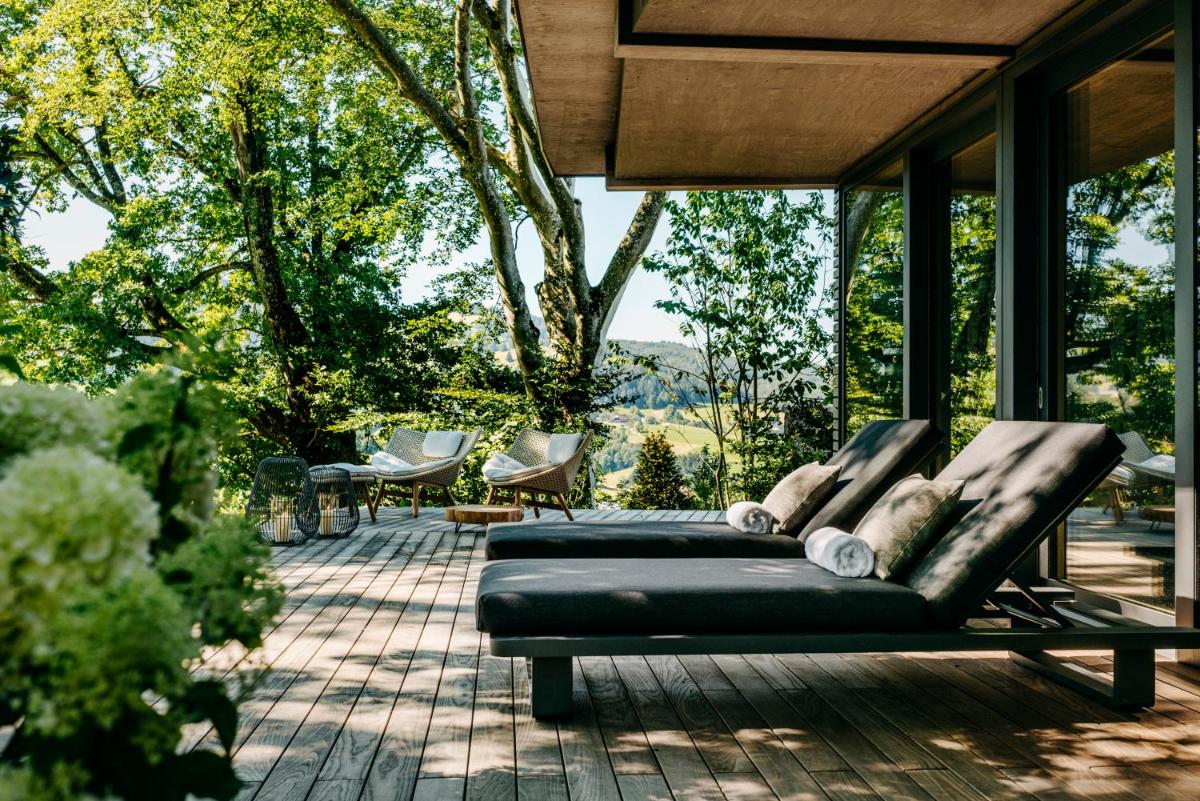 Ein Sitzbereich in der Unterkunft Luisenhöhe - Gesundheitsresort Schwarzwald