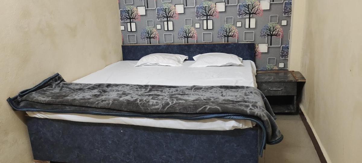 Shree mahakal lok guest house and Avantika restaurant - Housity