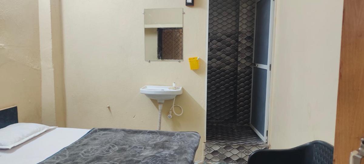 Shree mahakal lok guest house and Avantika restaurant - Housity