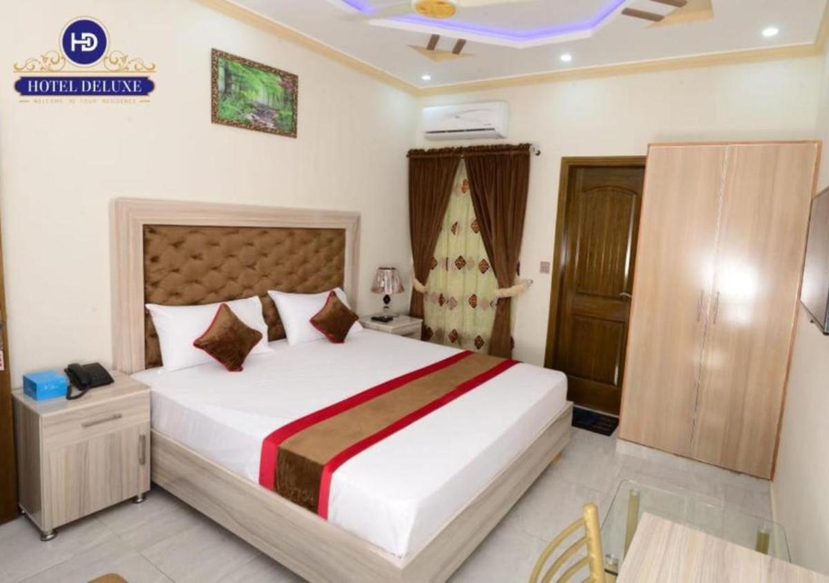 Hotel Deluxe Lahore - Hizvo