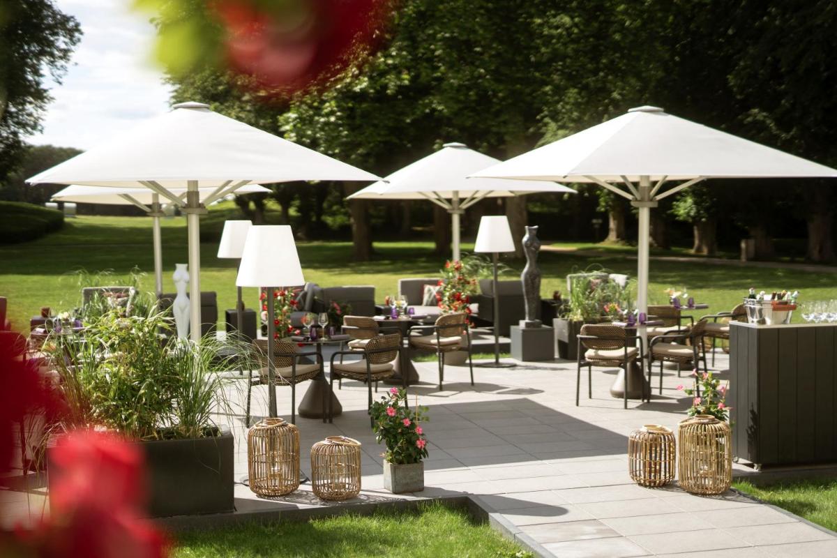 Ein Garten an der Unterkunft Weissenhaus Private Nature Luxury Resort