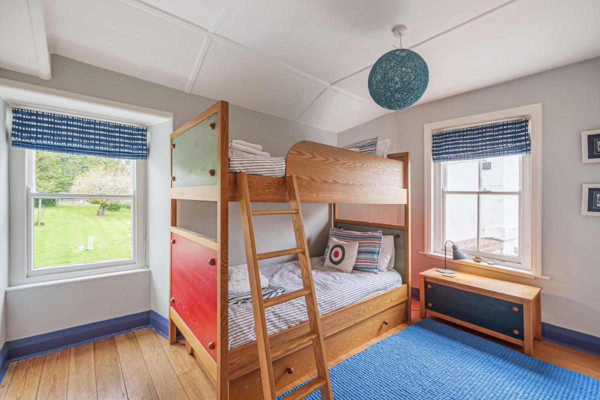 Albury House - Housity