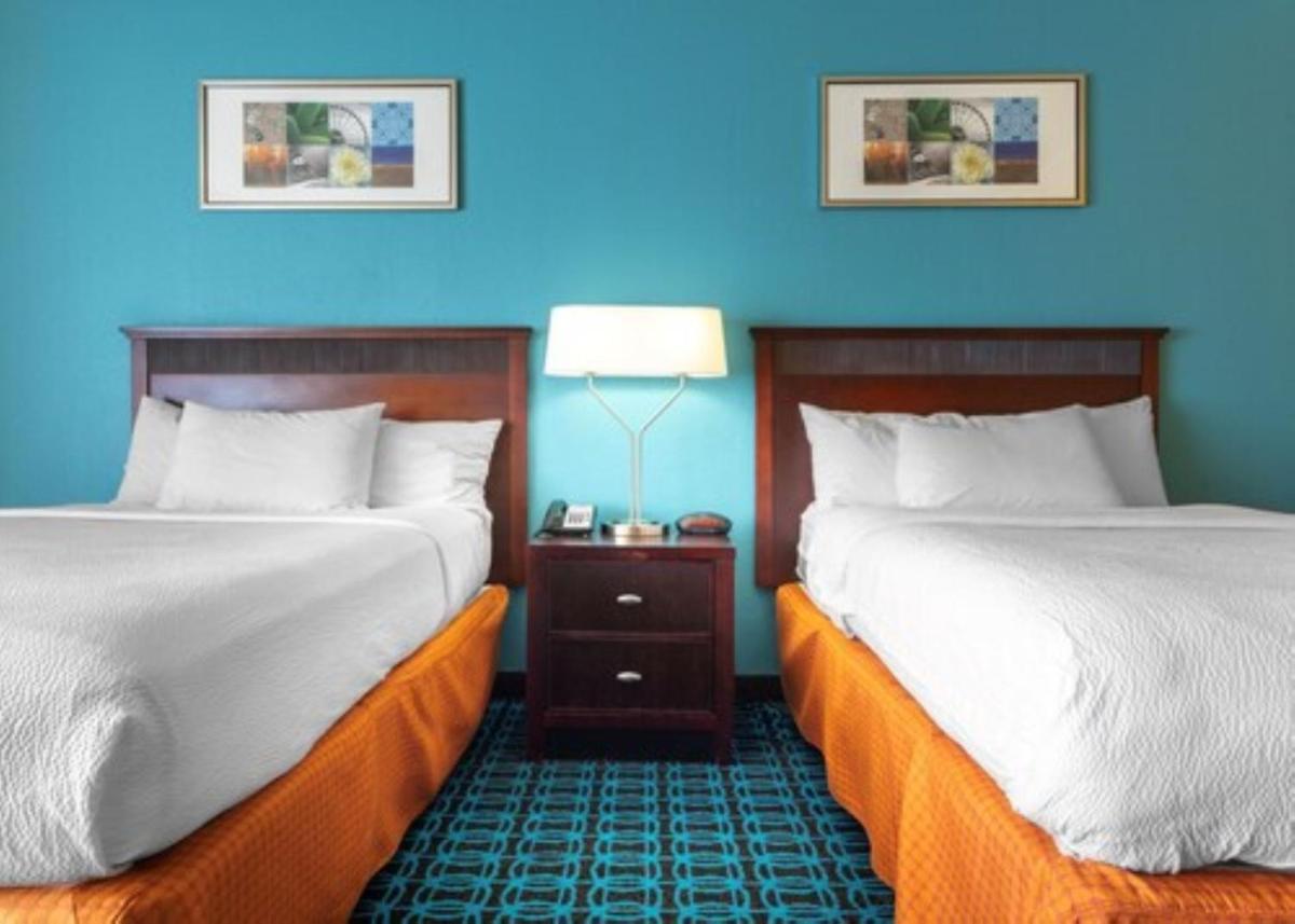 Chester Inn & Suites - Housity