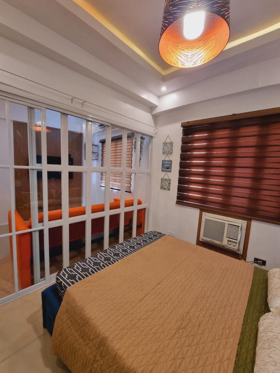 Modern Minimalist Condo near Airport - Housity