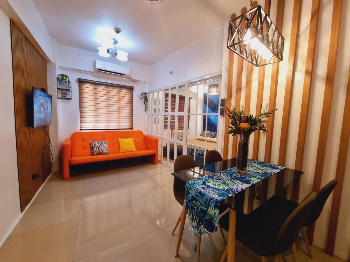 Modern Minimalist Condo near Airport - Housity