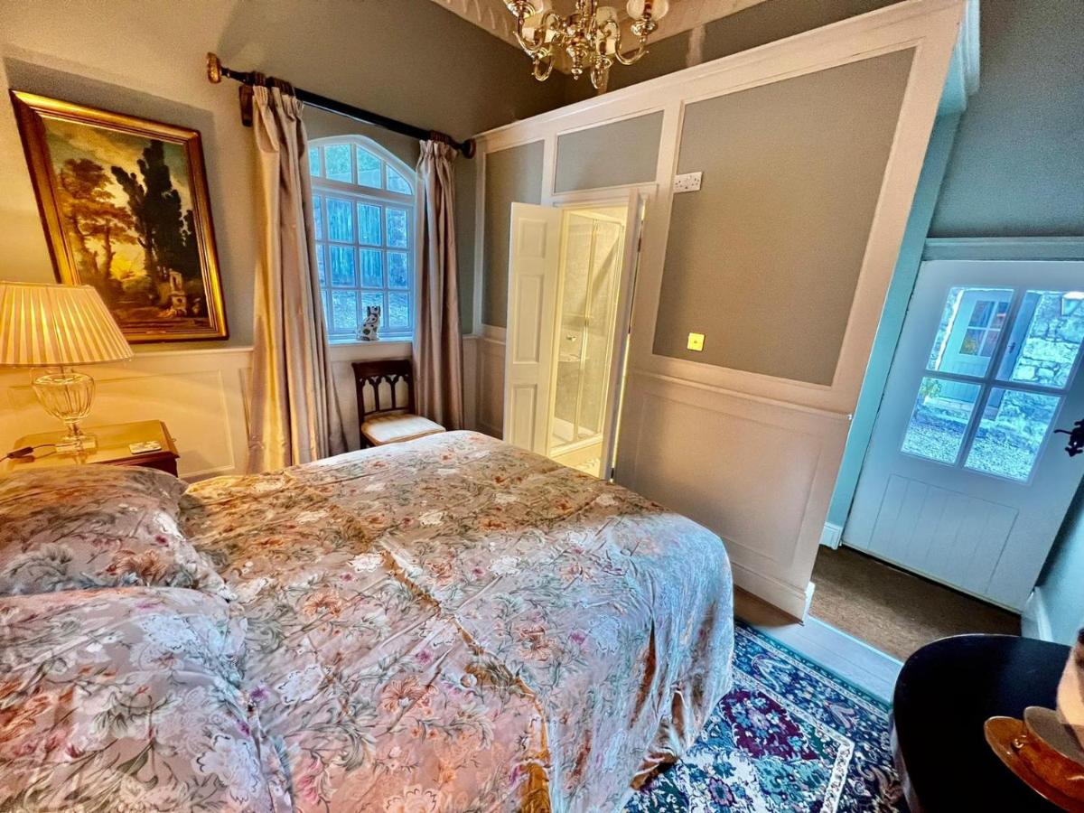 Tan-yr-Ogo Gate Lodge, Gwrych Castle - Housity