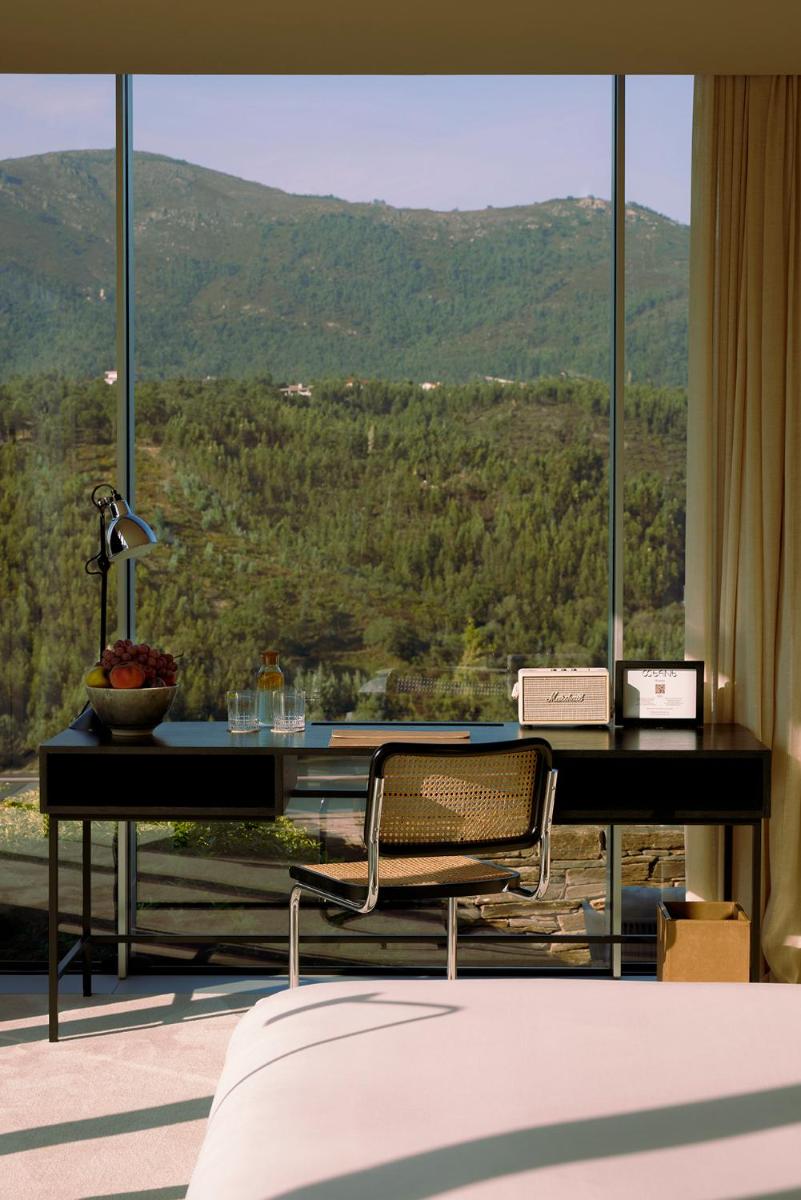 Uma vista geral da montanha ou uma vista da montanha a partir do hotel