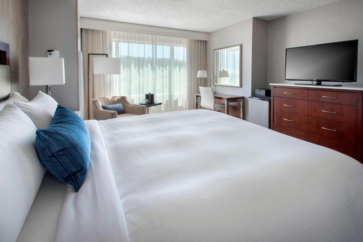 Marriott Philadelphia West - Housity