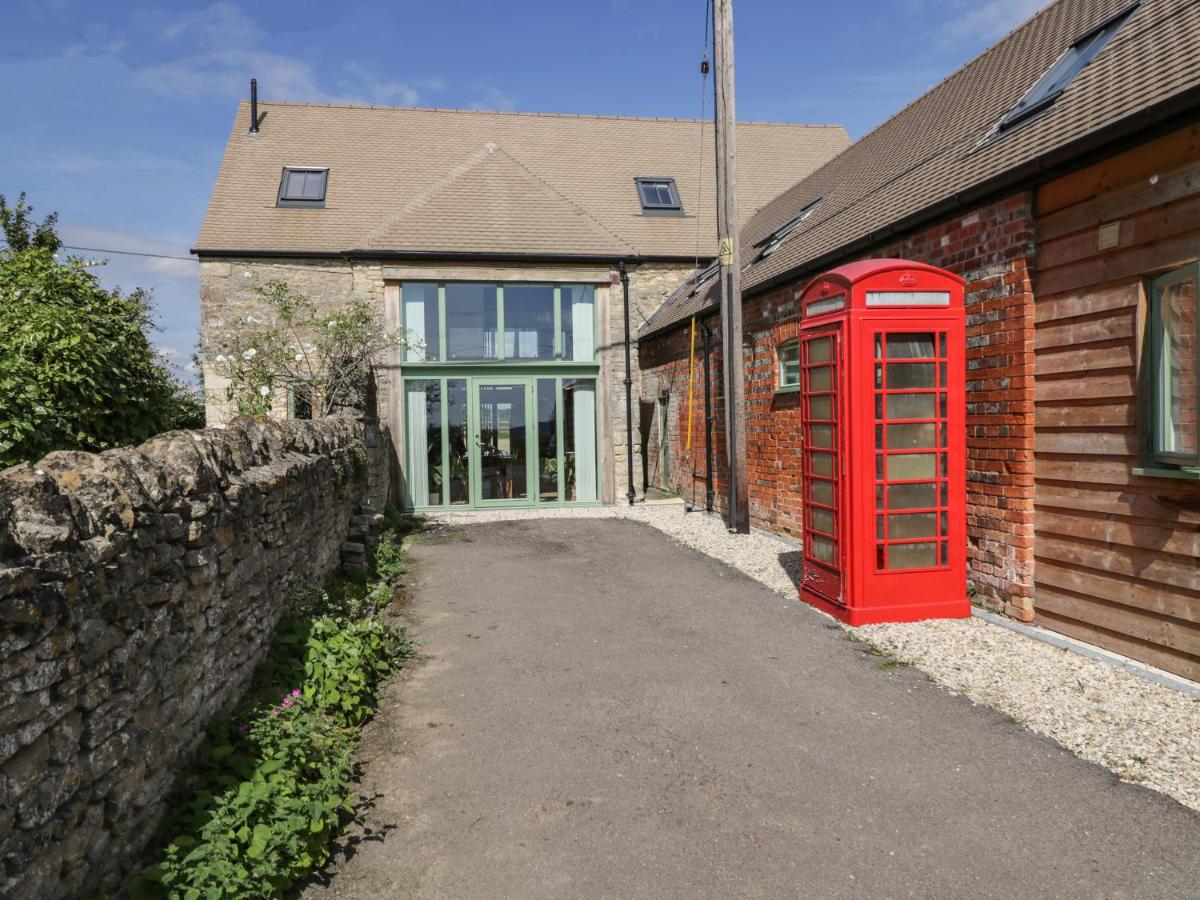 The Old Barn - Housity