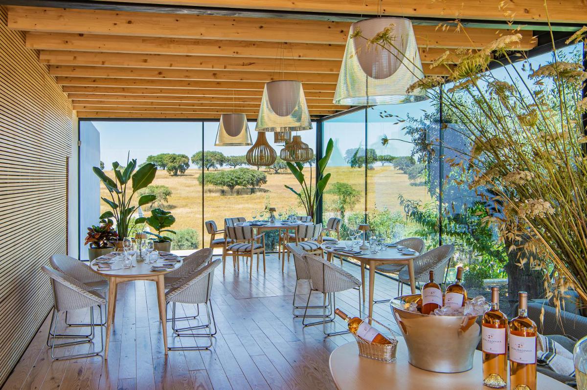 Um jardim no exterior de Herdade da Malhadinha Nova - Relais & Châteaux