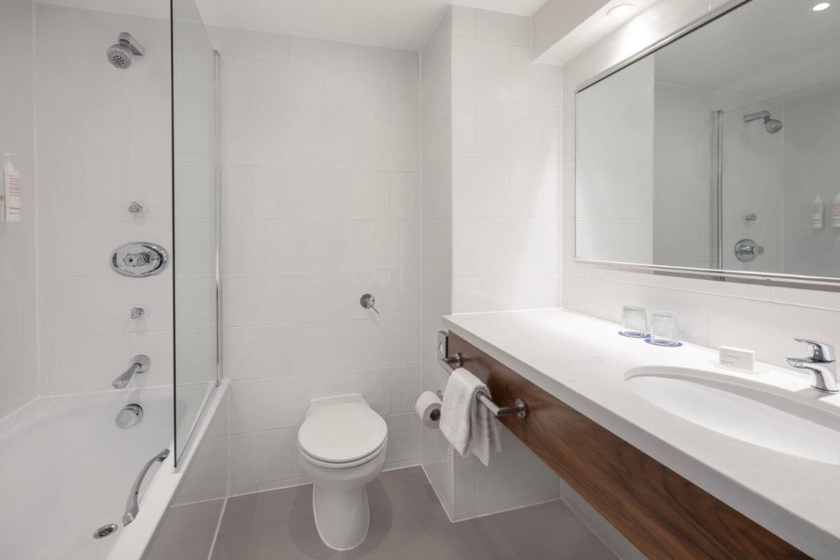 Delta Hotels by Marriott Swansea - Housity