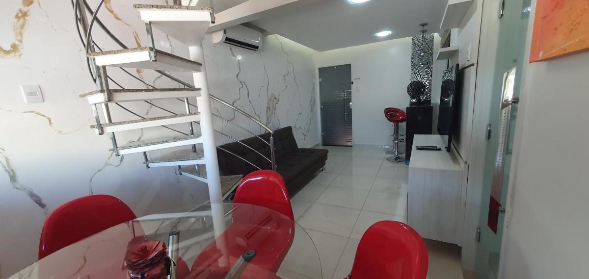 APARTAMENTO ACONCHEGANTE NO CENTRO de Petrolina todo CLIMATIZADO com 4 quartos área gourmet e Wi-fi 300MB - Housity