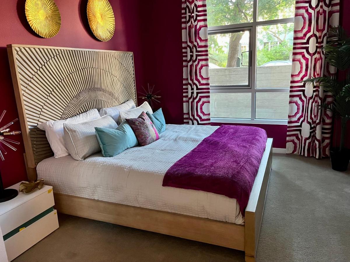 Suitetrails - Beverly Grove Chic City Retreat 2 BR Apt+ Den
