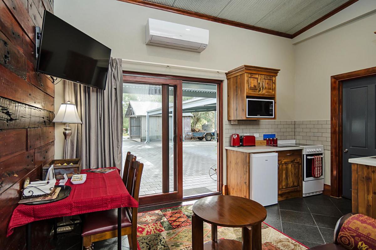 Eagle Foundry Bed & Breakfast - Housity