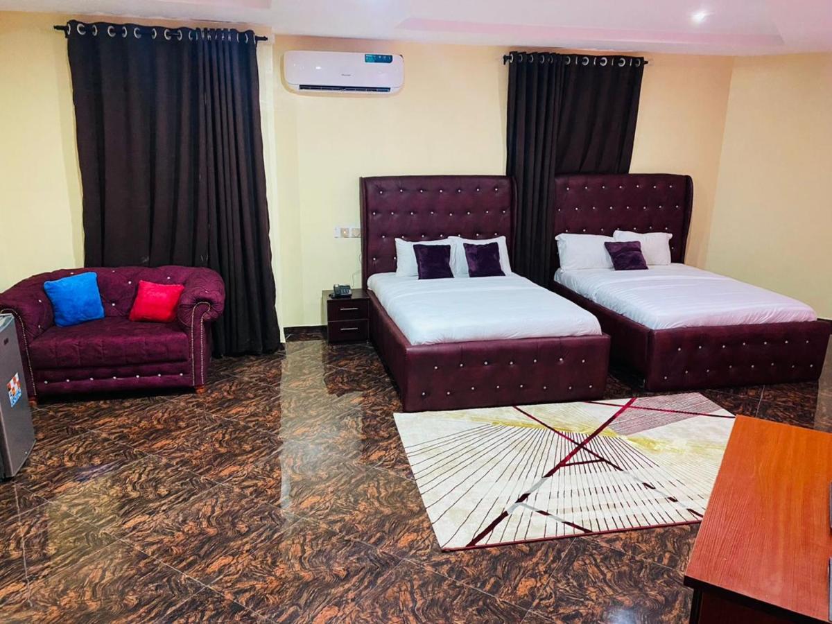 PK Continental Hotel and Suites - Housity