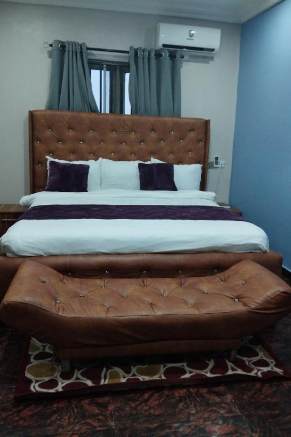 PK Continental Hotel and Suites - Housity