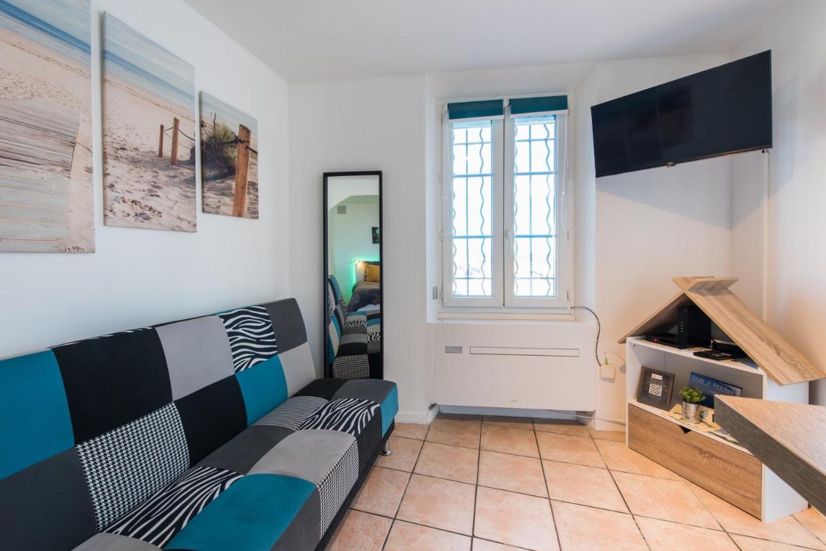 Beautiful renovated studio with view- Old Hyères - Housity