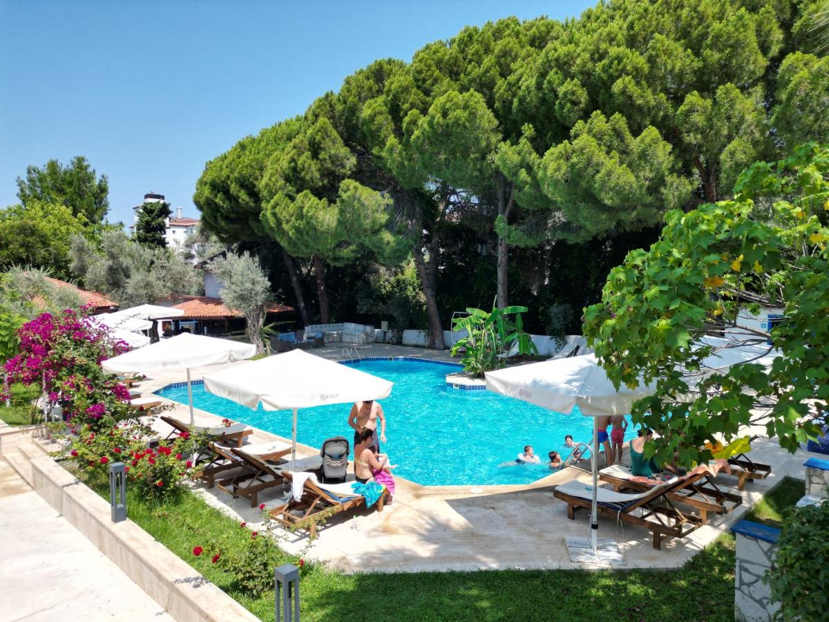Risus Garden Marina Hotel - Housity