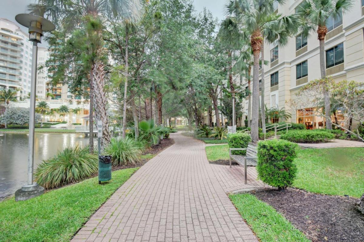 Hilton Garden Inn Palm Beach Gardens - Housity