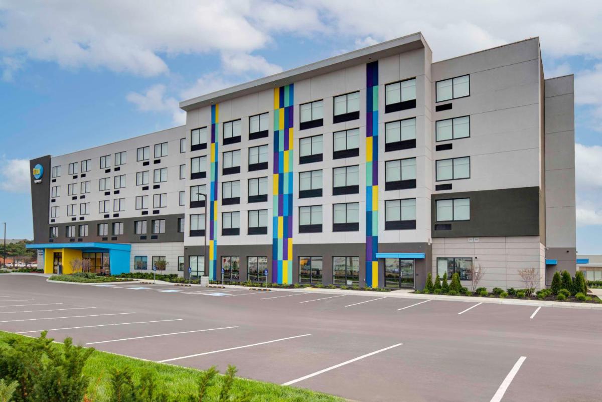 Tru By Hilton Toronto Airport West - Housity