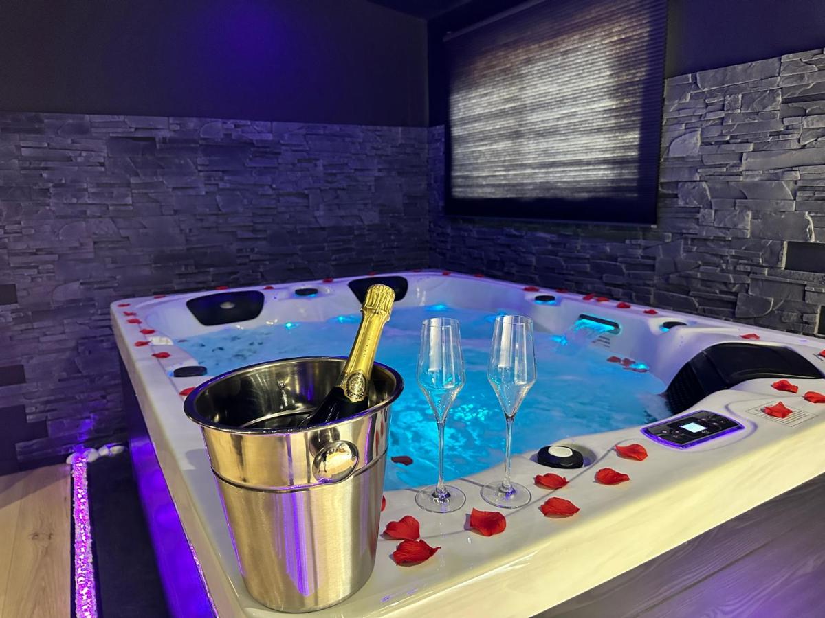 Homesuiteandspa - Housity