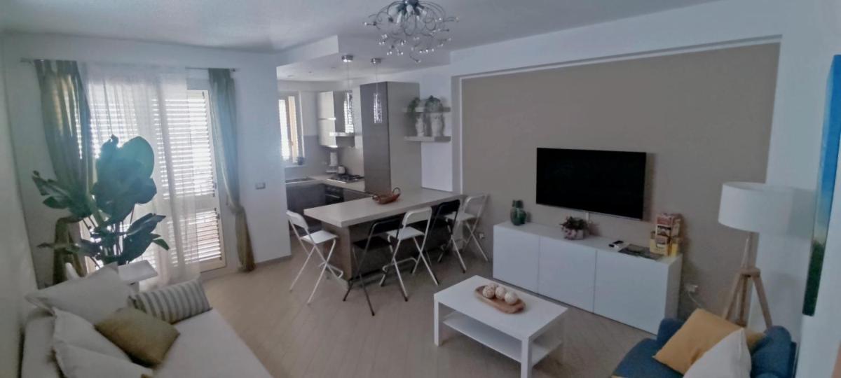 Le sorelle - Housity