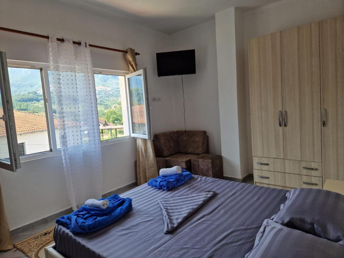 Bar-Restaurant-Hotel-Familja - Housity