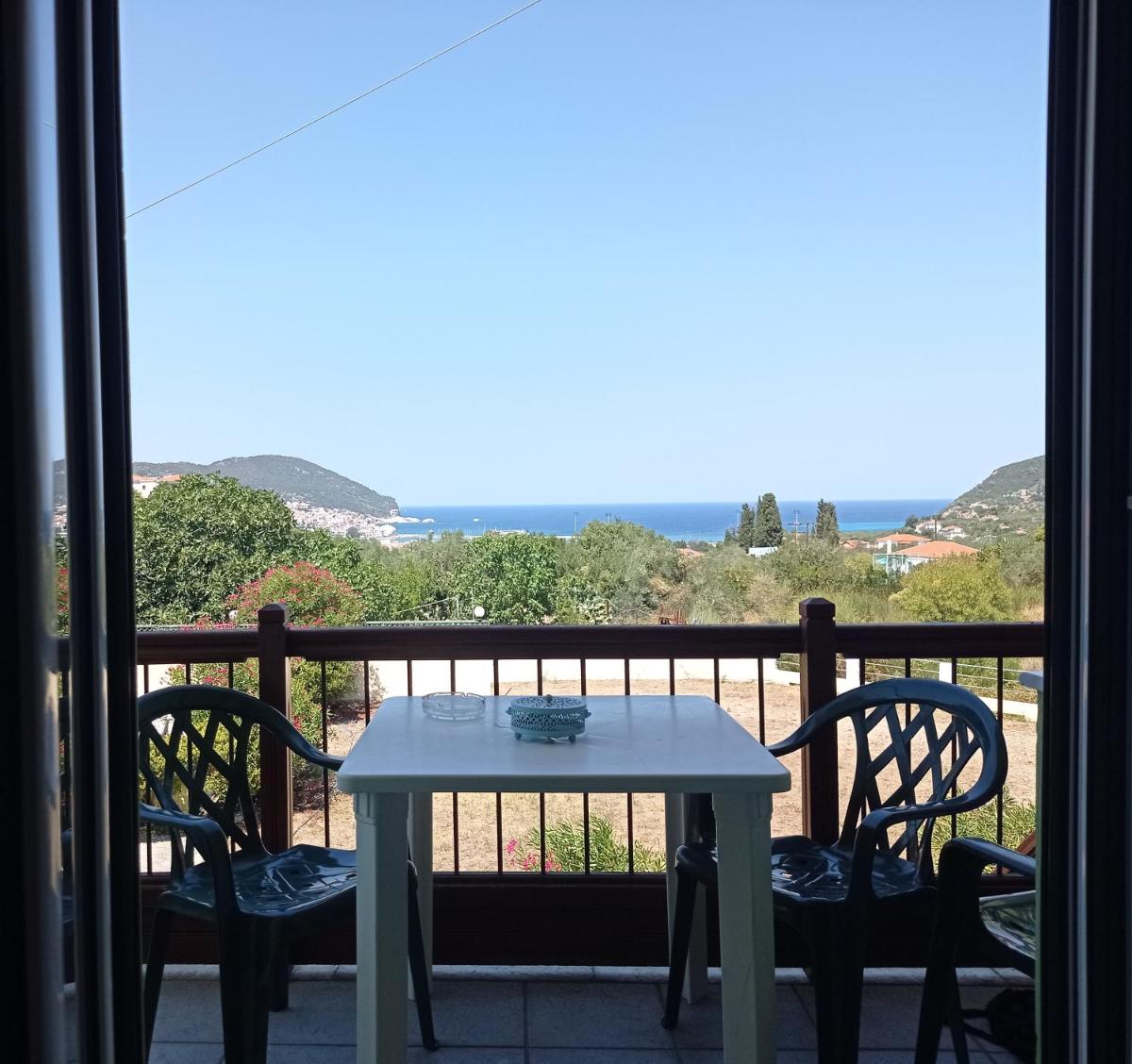 Alexandros Rooms & Studios - Housity