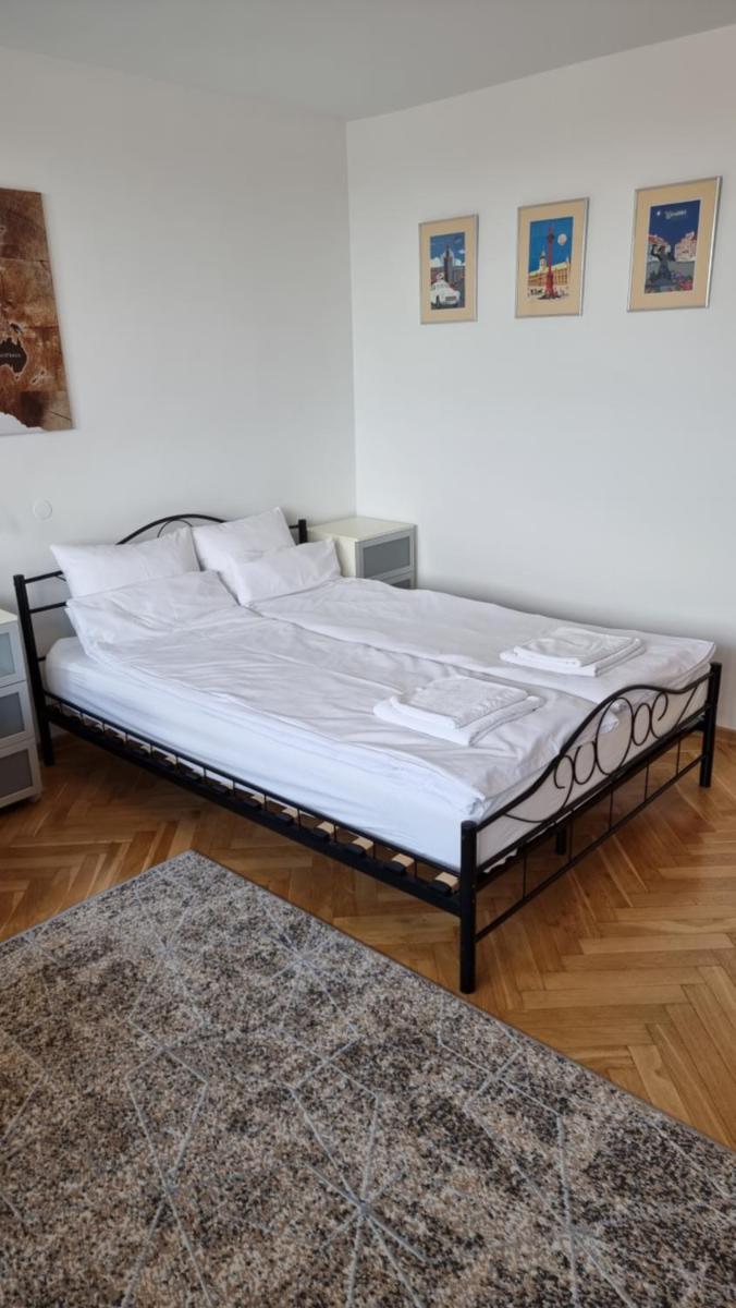Like Home Flat B - Housity