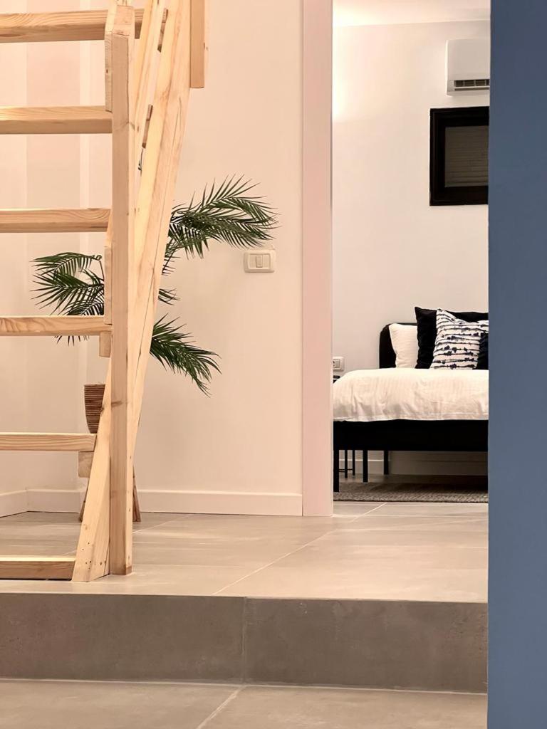 Florentine modern apartment with cool private terrace - Housity