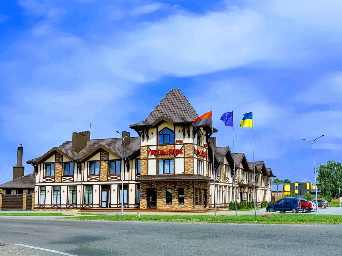 Lizhnitsia radziechow - Housity