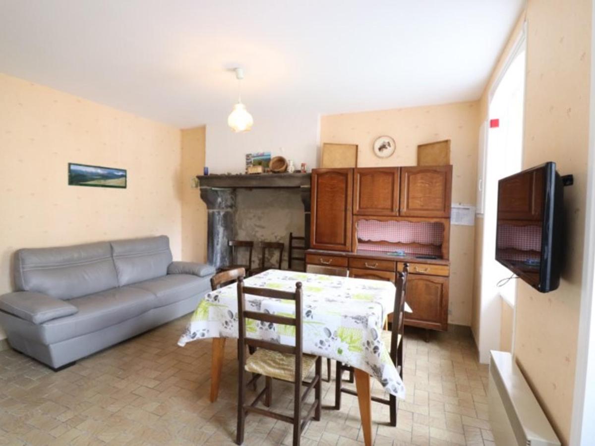 Gîte charmant 4 pers avec jardin, Leyvaux, près Parc Volcans, circuits pédestres, TV, animaux acceptés - FR-1-742-95 - Housity