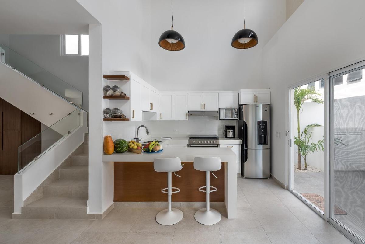 5 Bedroom Luxury Villa Sevilla Your House in Playa del Carmen - Hizvo