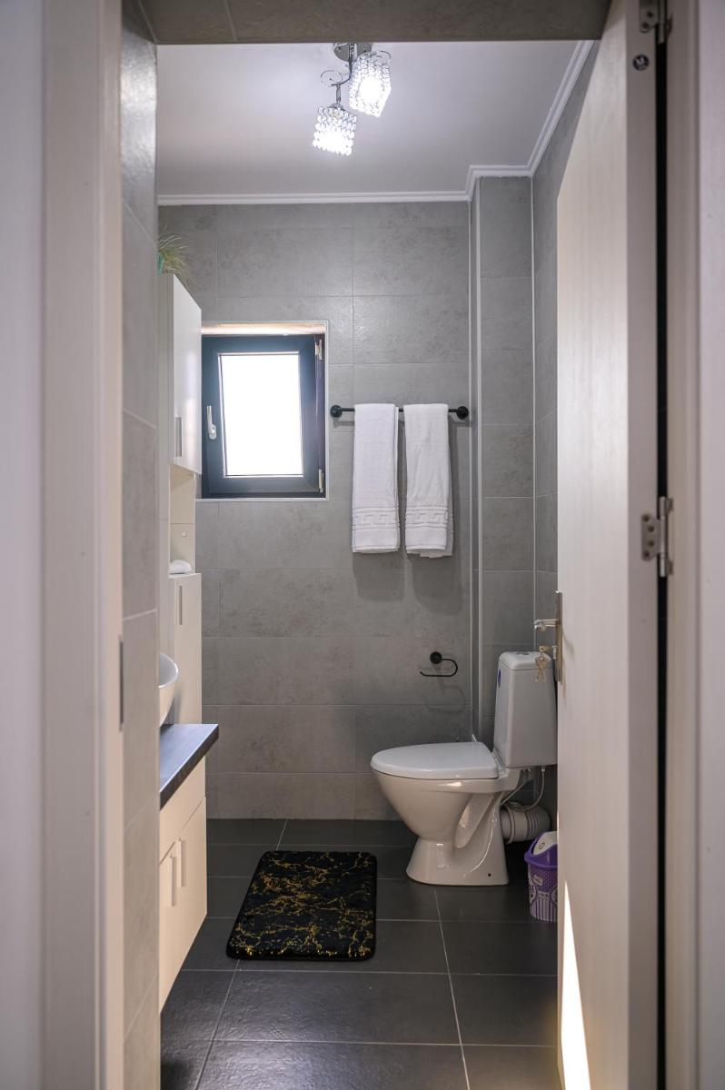 Nina House - Housity