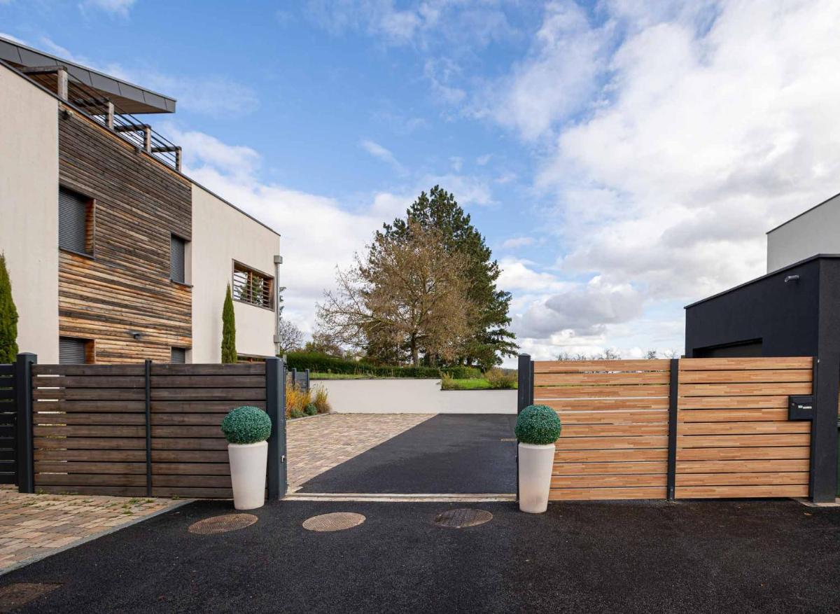 La Maison Devant La Prairie de 4 à 40 personnes - Housity