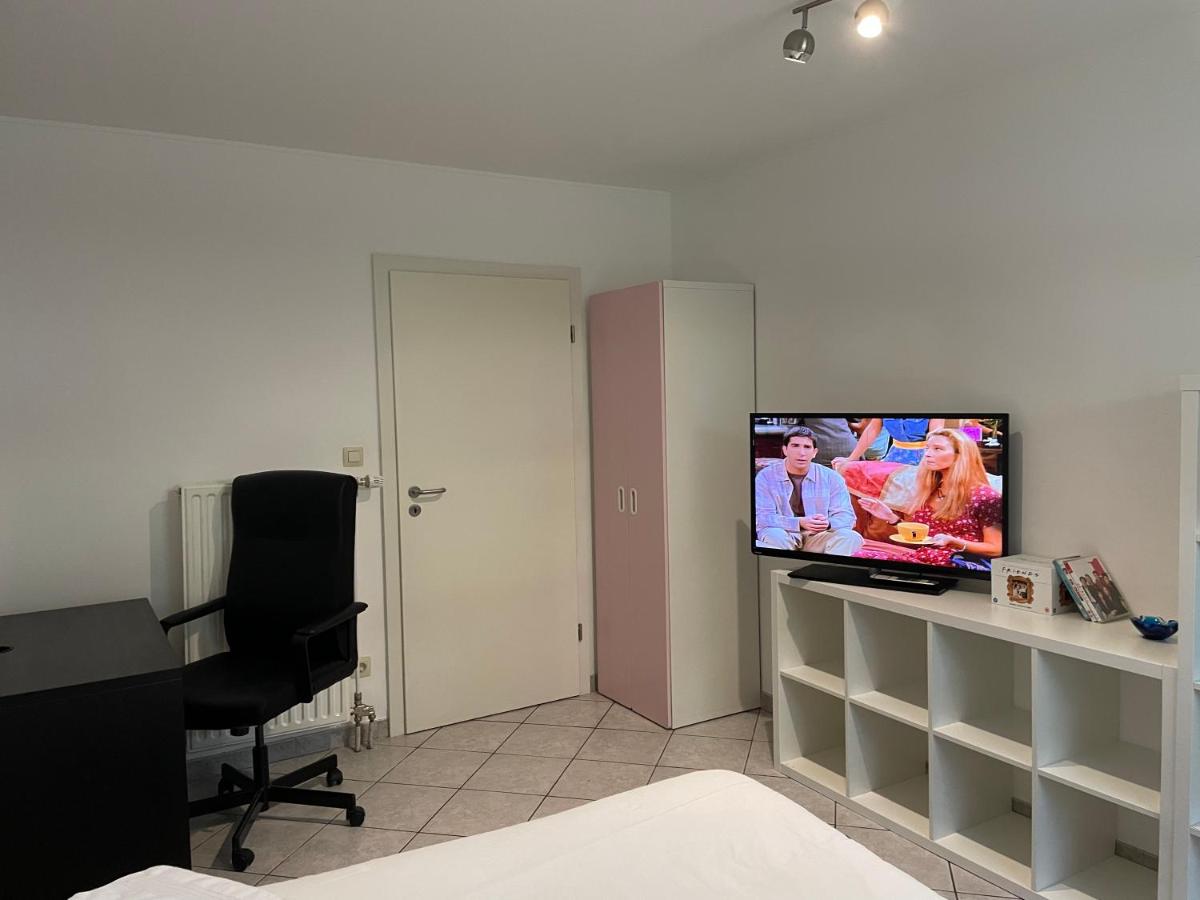 Suitetrails - Spacious and Fully Equipped 3 bedrooms Flat 10mins to Airport Free Parking Luxembourg Top Customer Service