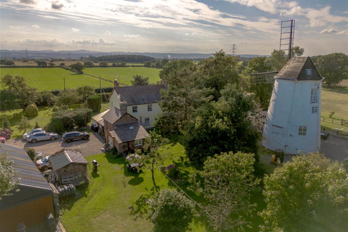 Saughall Mill Farm Cottage - Housity