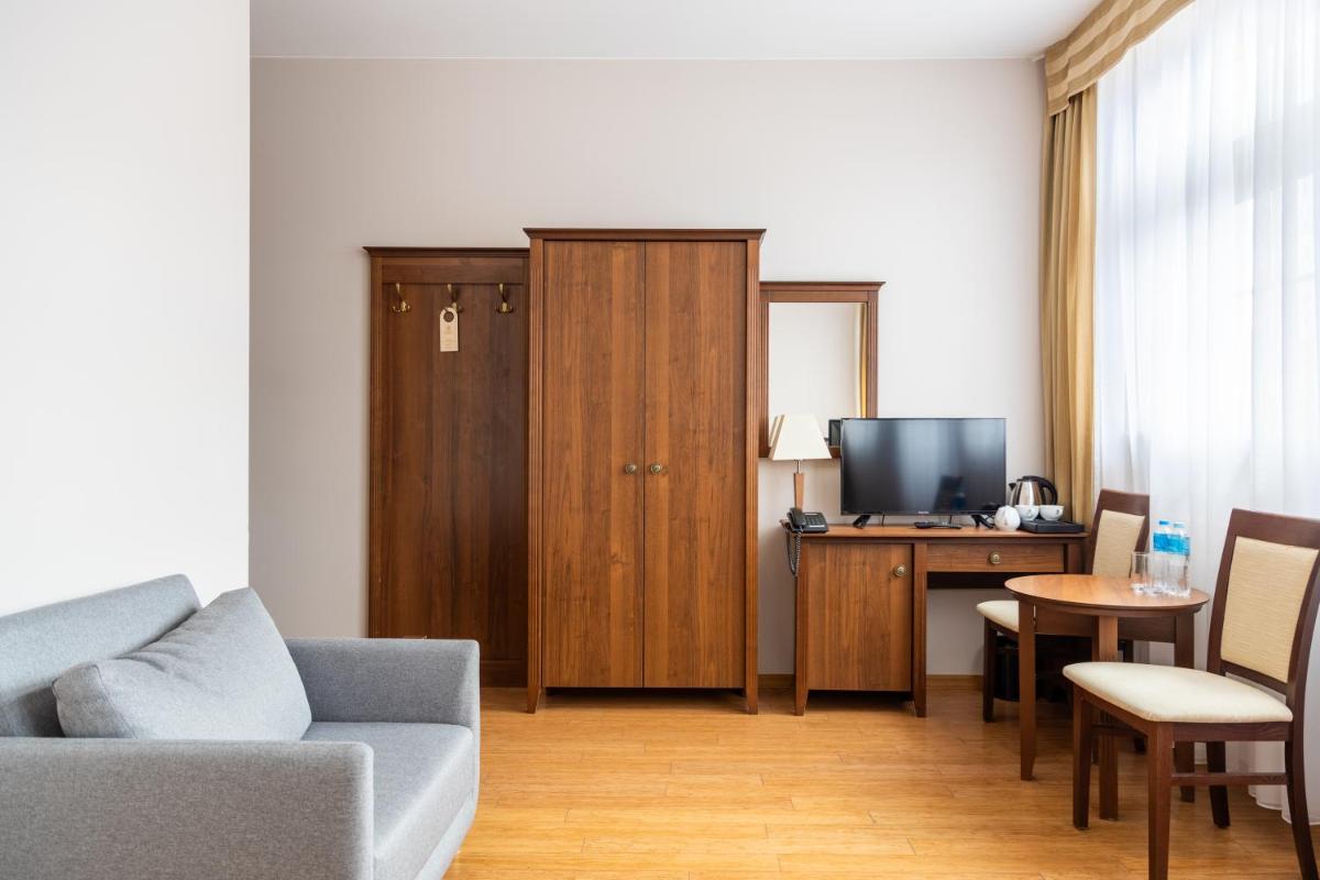 Hotel Kresowiak - Housity