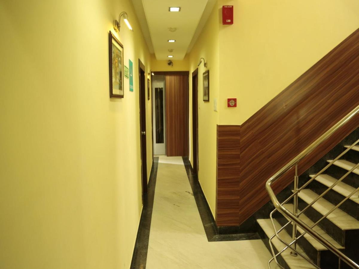 Collection O Hotel Mulberry - Housity