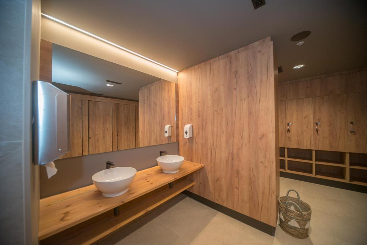 Un baño de Oroel Hotel & SPA