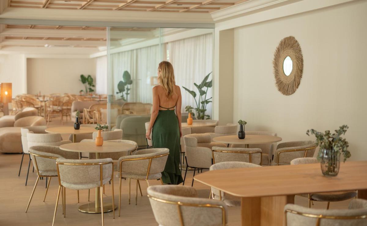 Un restaurante o sitio para comer en RH Silene Hotel & Spa 4 Sup