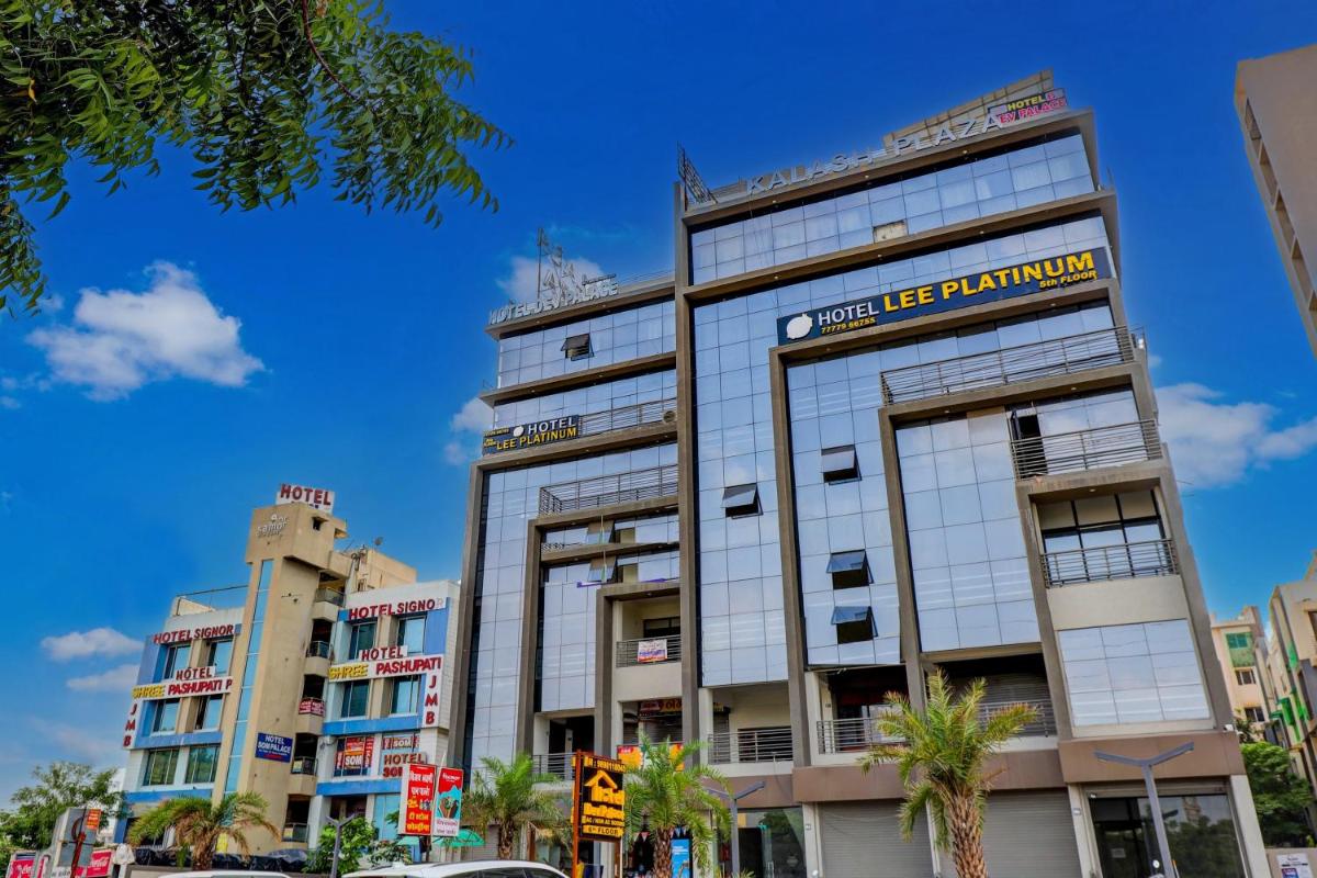 HOTEL LEE PLATINUM - Housity